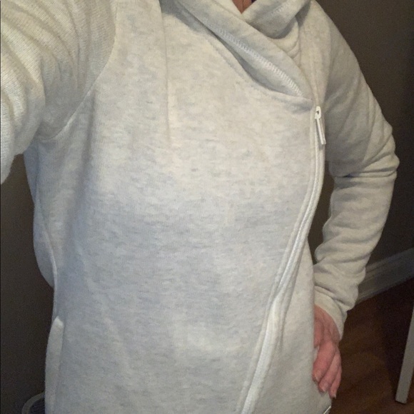 Bench zip-up hoodie - Picture 7 of 7
